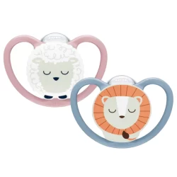 Chupeta Nuk Space Ortodôntica Bico Silicone Oral fit Brilha no Escuro Estojo Esterilizável +6 meses