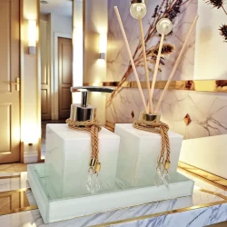 Kit Lavabo Vidro Completo Banheiro Bandeja Branco Aroma Difusor de Ambiente Luxo