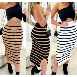 Saia Mídi Feminina Canelada Listrada de Tricot com Cós de Elastico e Fenda Lateral Tricoliny