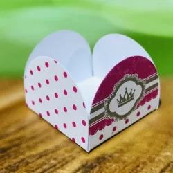 50  forminhas 4 Pétalas para doces TEMA PRINCESA REALEZA COROA ROSA 45.3....