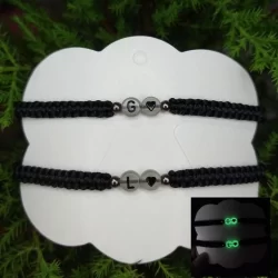 Par de pulseiras de casal / amizade com inicial e coração que brilha no escuro pulseira de namoro