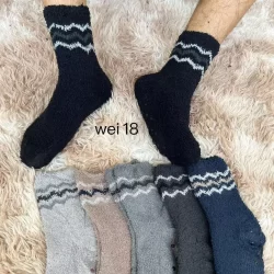 Kit 6 pares de meias antiderrapantes de pelúcia de cano médio  MENINO E MENINA