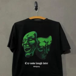Camiseta Cry Now Laugh Later Máscaras verde oversized streetwear algodão sufgang