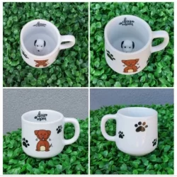 Xícara com cachorro dentro 200ml de porcelana bichinho dentro