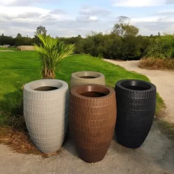 Vaso para planta decorativo reciclável em Polietileno Oval Santos 43x25