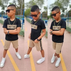 Conjunto infantil estiloso  Menino Blogueirinho Camisa de Malha e Bermuda de Moletinho Veste 4 ao 14 anos