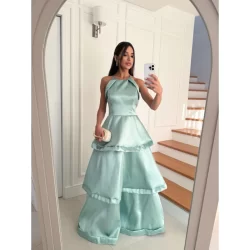 Vestido Emy todo em Zibeline, saia em camadas bem rodado tecido estruturado super elegante para Madrinhas de Casamento