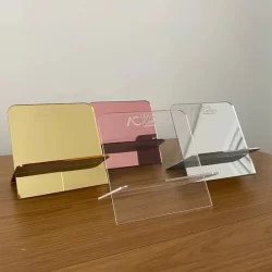 Porta Cartão de Visitas. Produto em Acrílico de alta qualidade com Gravação a Laser - 7x9,5cm.