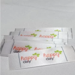 Etiqueta Tecido Cetim Personalizada - 6 X 2,2cm - 100und